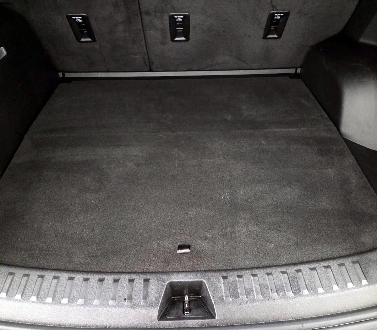 Trunk/Cargo (Seats Up)