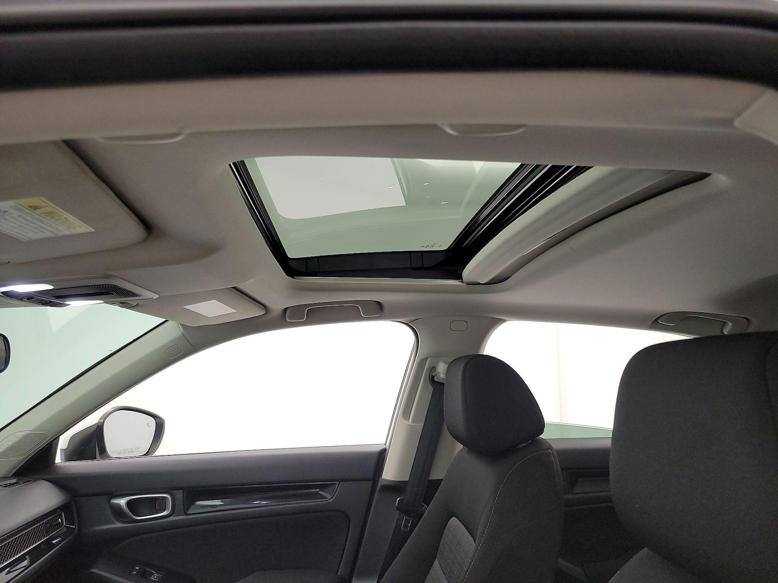 Sunroof(s) & Overhead Airbags