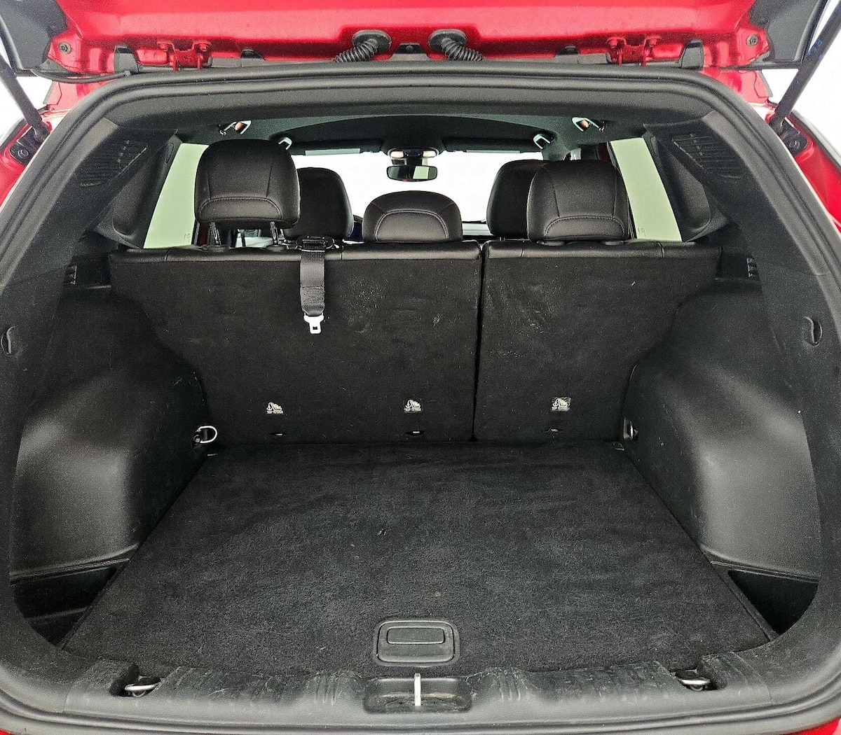 Trunk/Cargo (Seats Up)