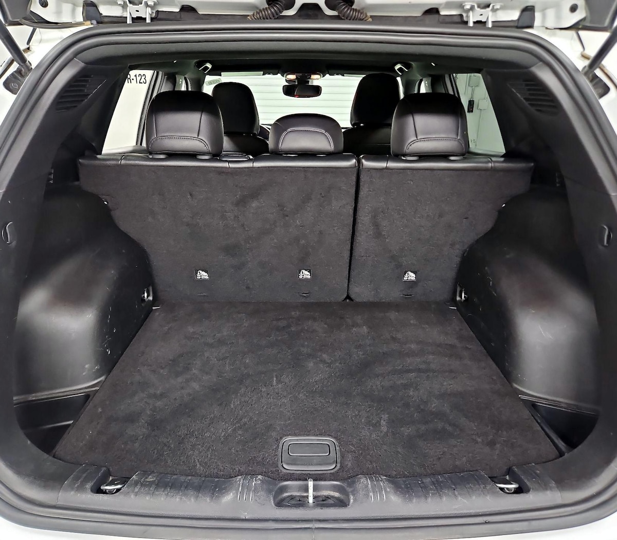Trunk/Cargo (Seats Up)