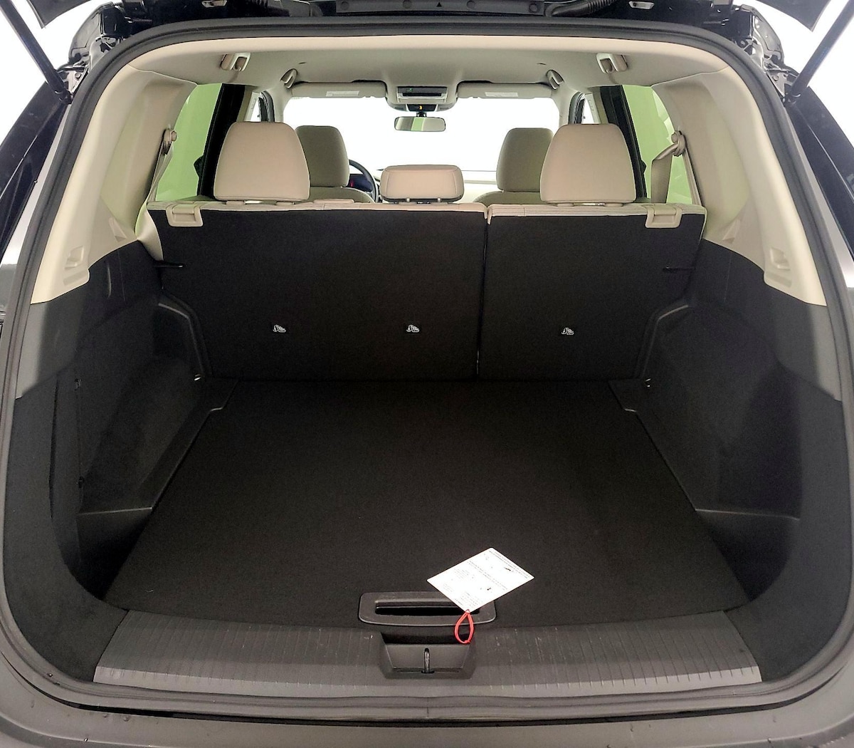 Trunk/Cargo (Seats Up)