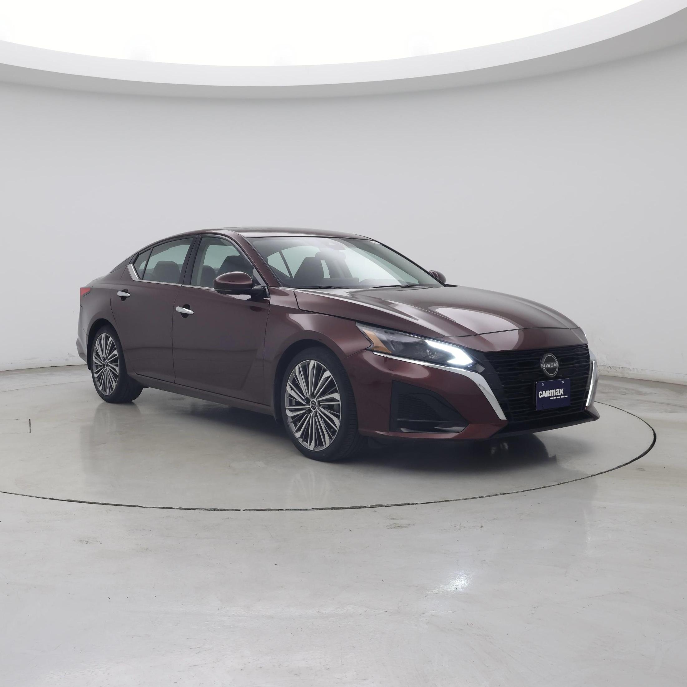 Red 2023 Nissan Altima Sedan Front-Wheel Drive Automatic
