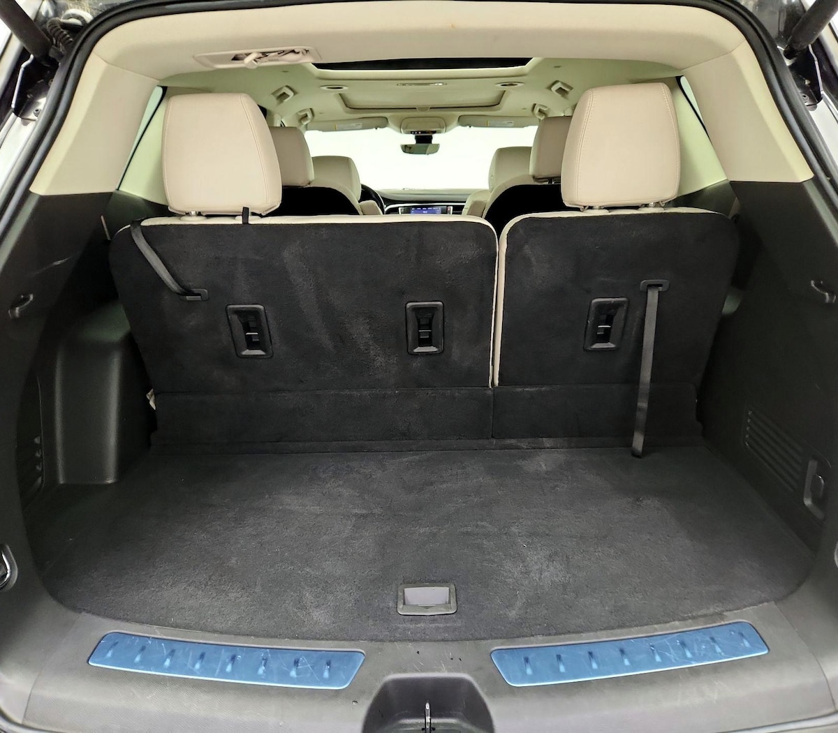 Trunk/Cargo (Seats Up)