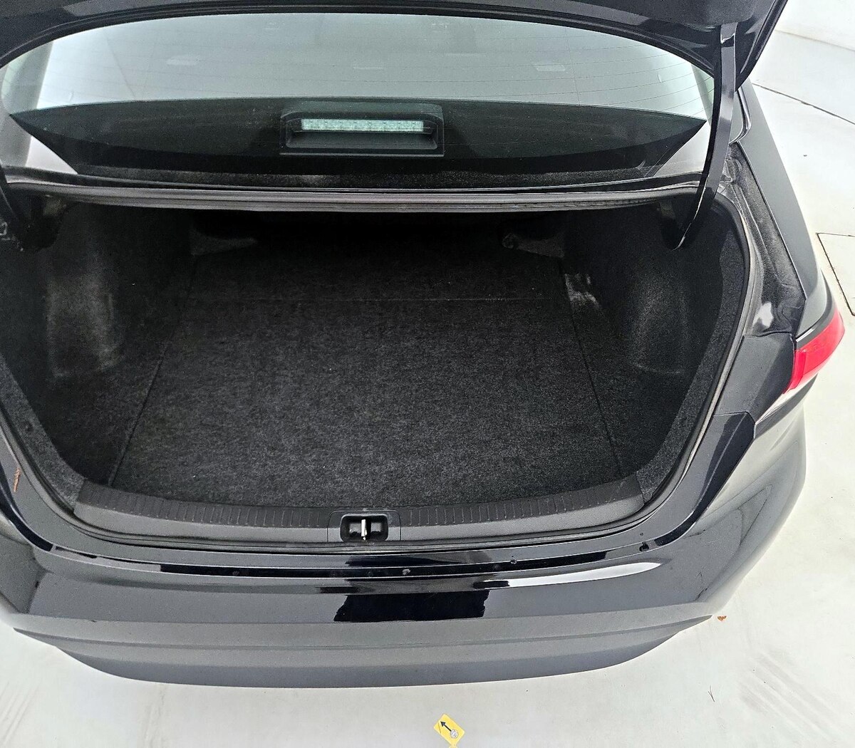 Trunk/Cargo (Seats Up)