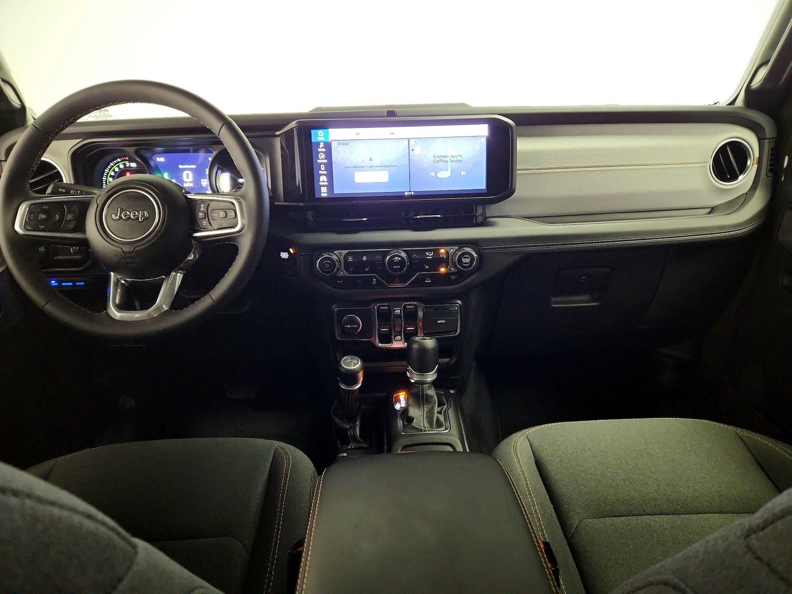 Apple CarPlay® & Android Auto™