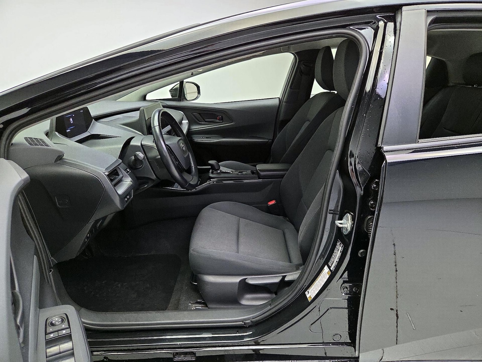 2023 Toyota Prius LE - Photo 12