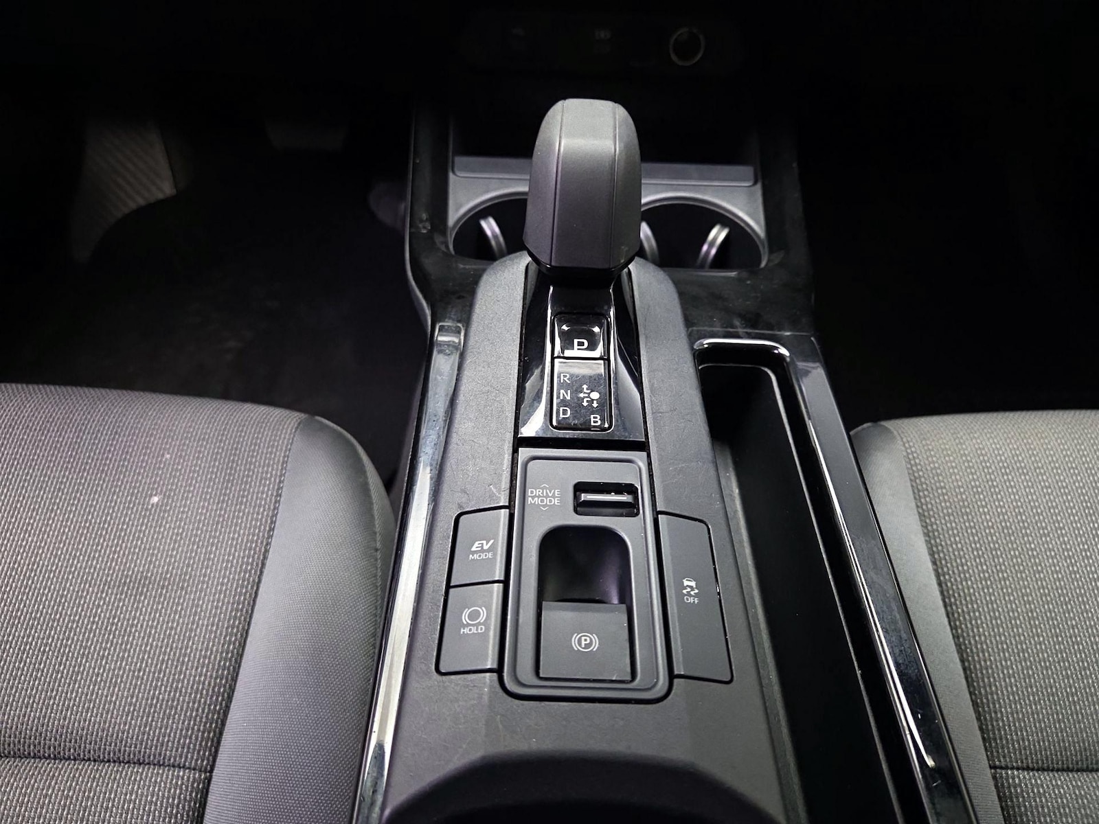 2023 Toyota Prius LE - Photo 19