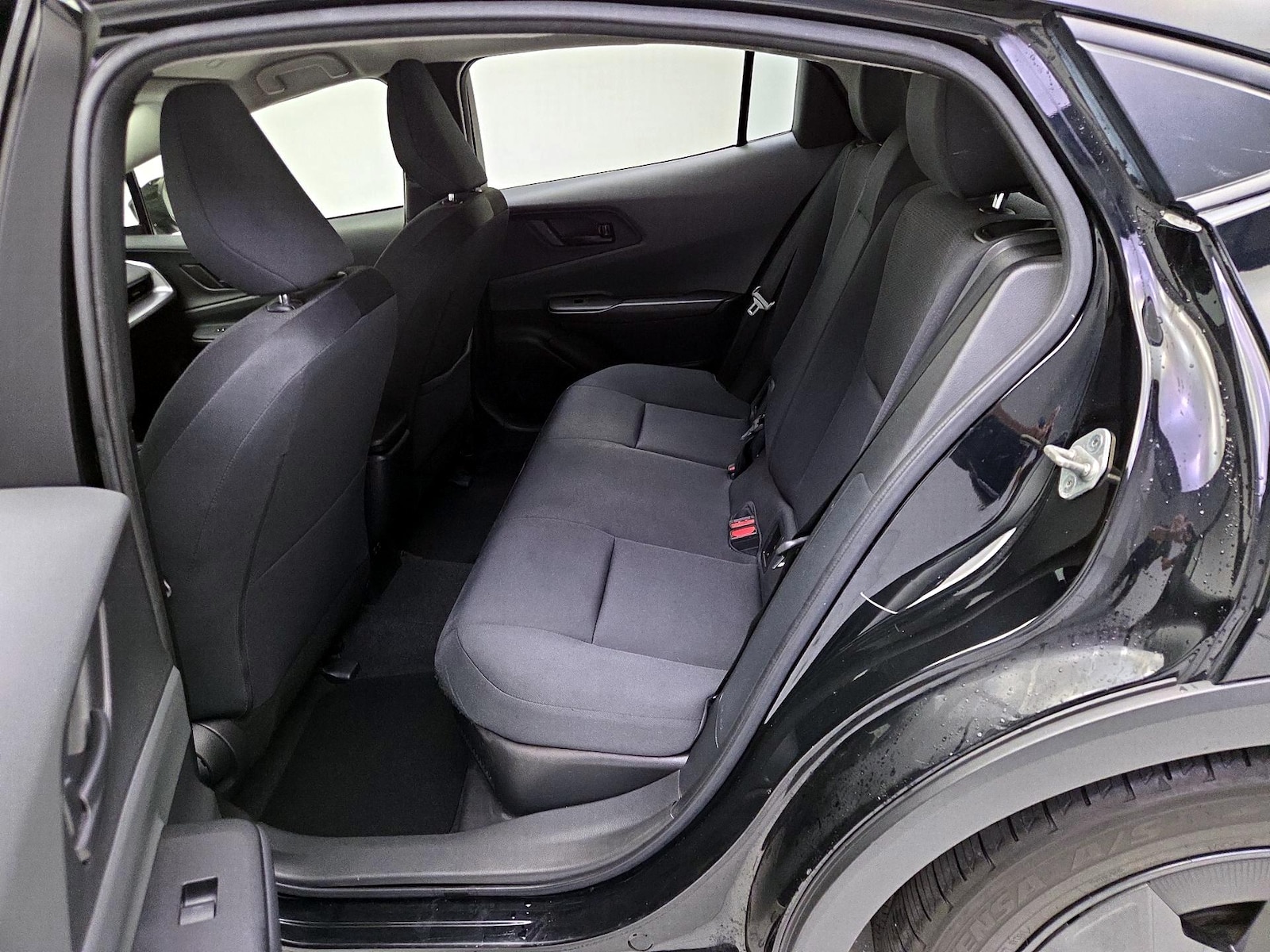 2023 Toyota Prius LE - Photo 21