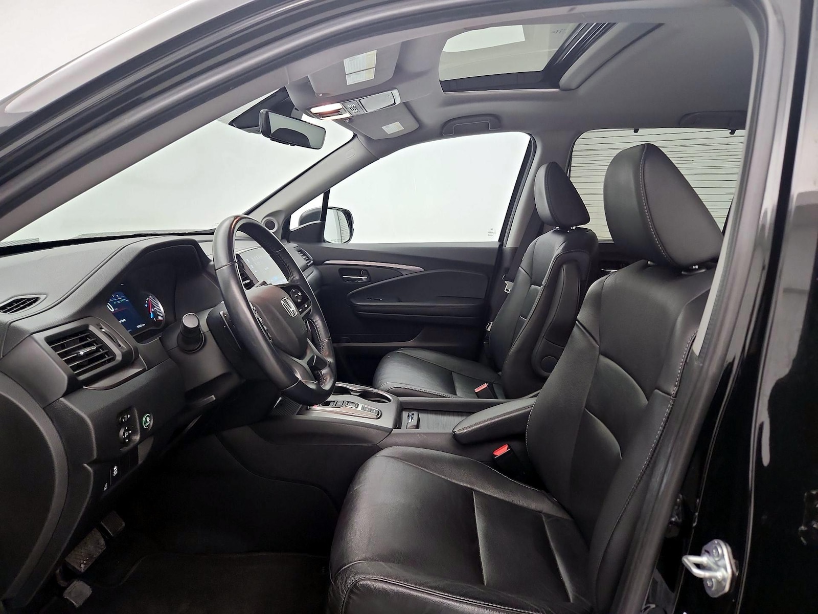 Sunroof(s) & Overhead Airbags