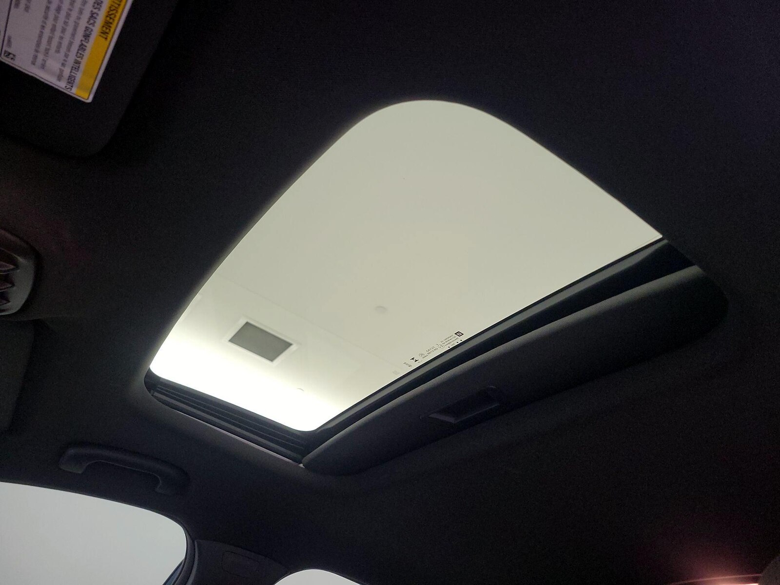Sunroof(s) & Overhead Airbags