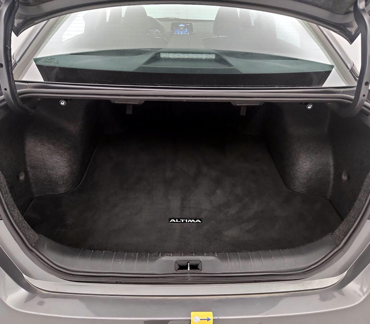 Trunk/Cargo (Seats Up)