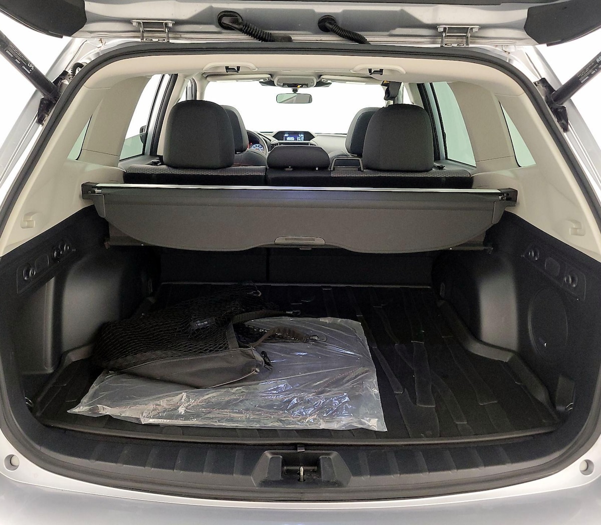 Trunk/Cargo (Seats Up)
