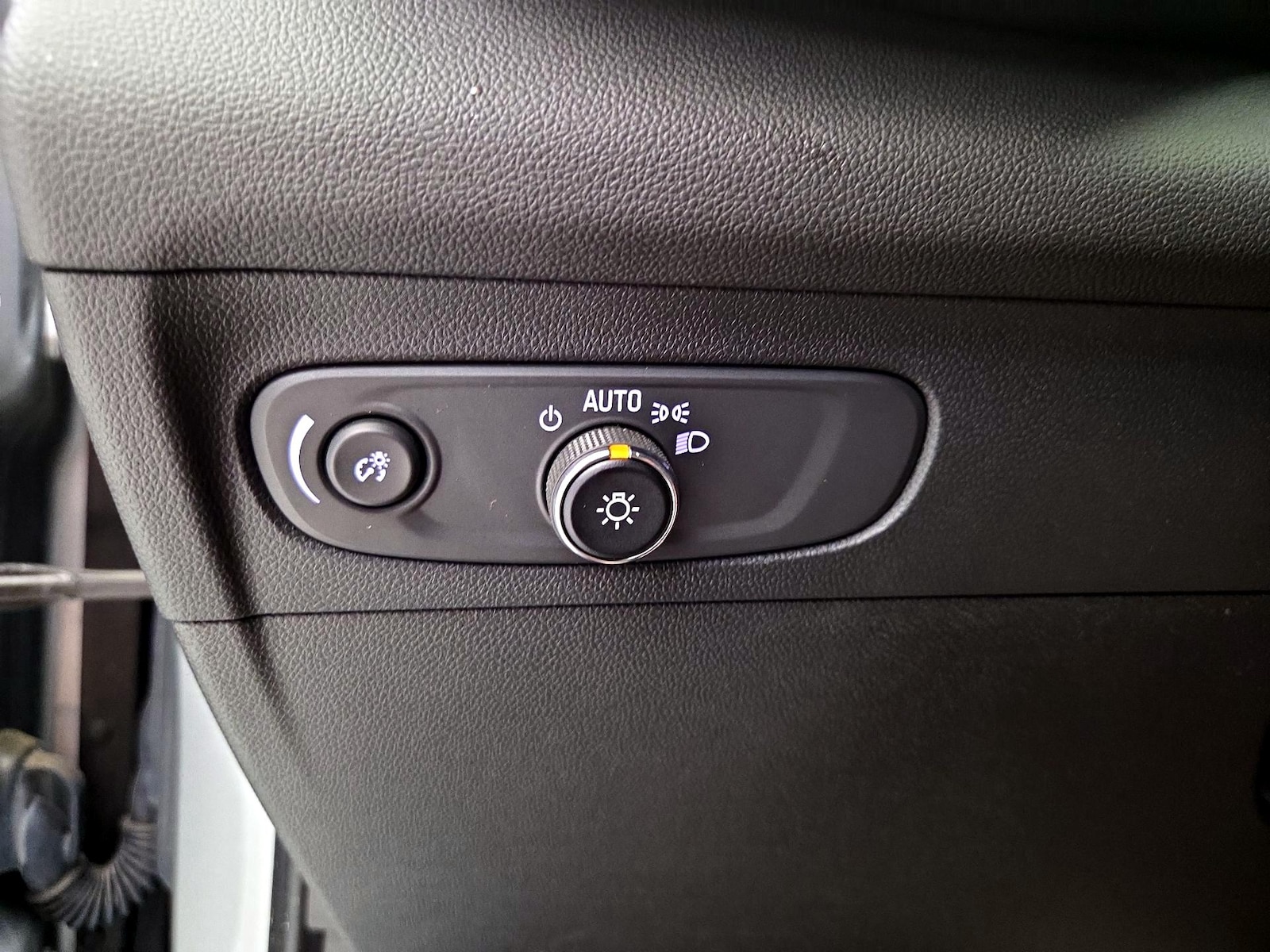 2023 Buick Envision Essence - Photo 14