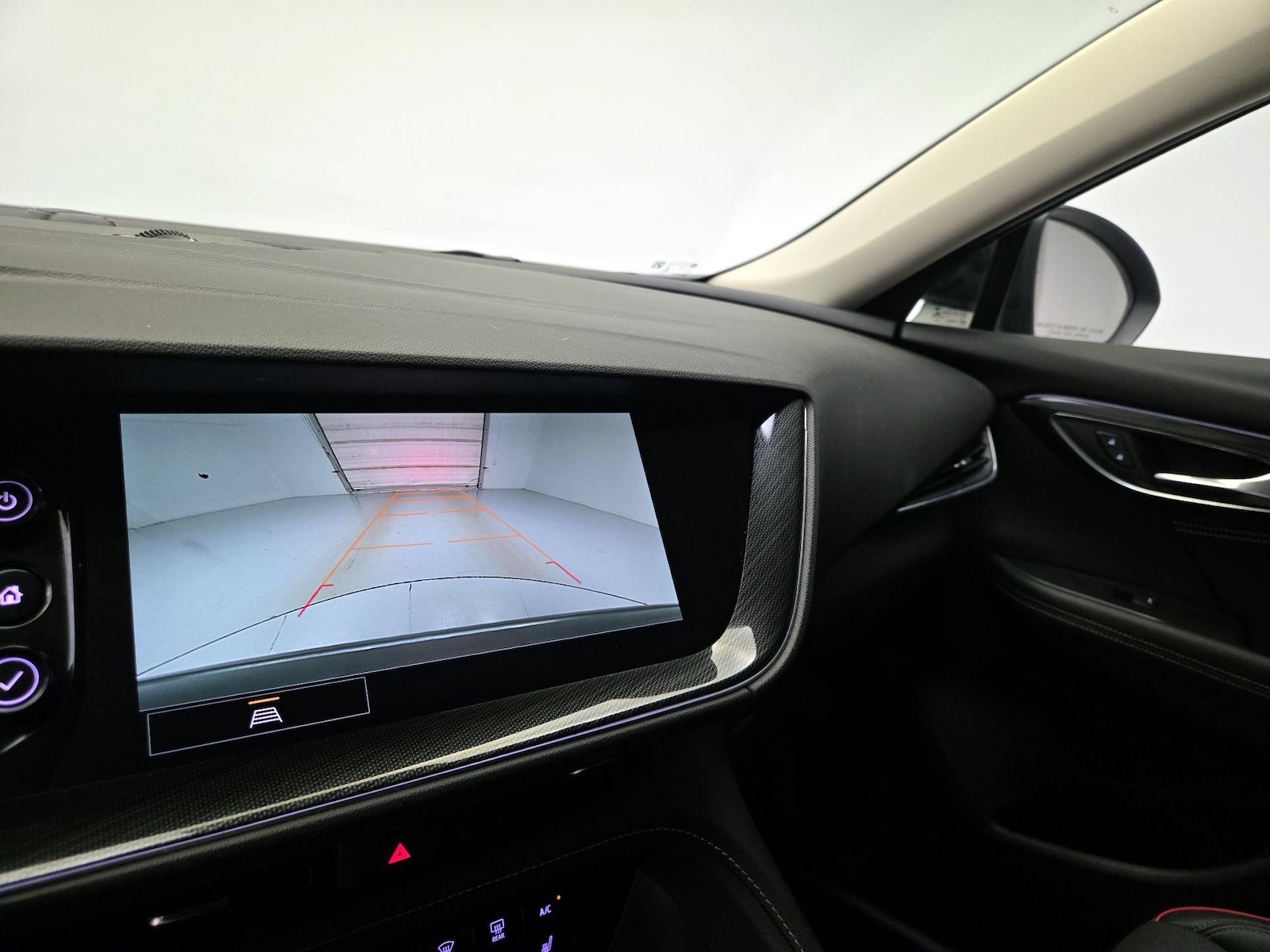 2023 Buick Envision Essence - Photo 15