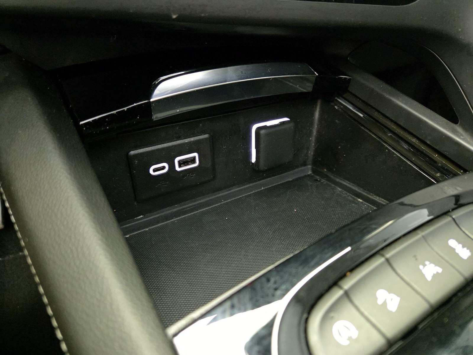 2023 Buick Envision Essence - Photo 19