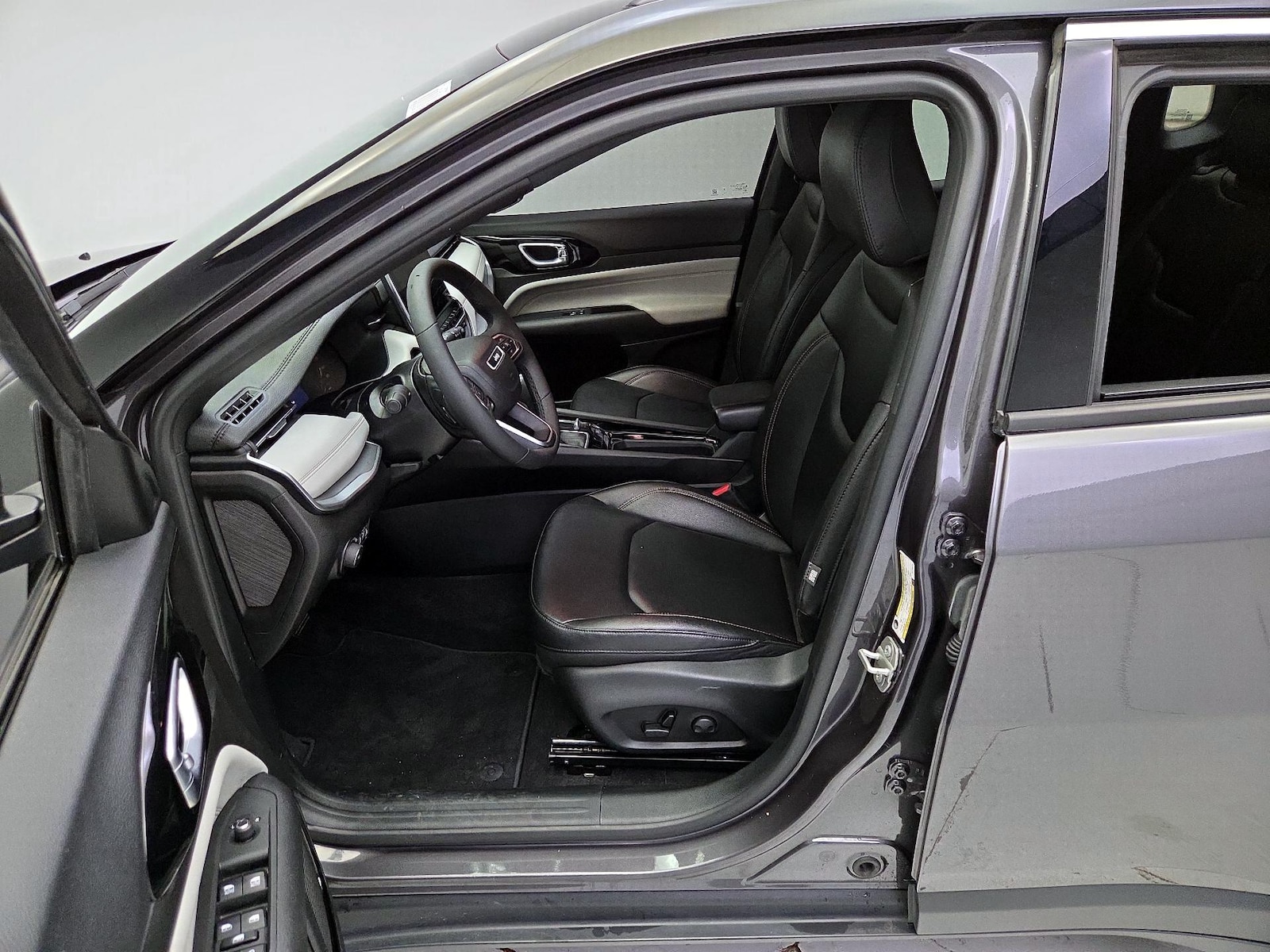 2024 Jeep Compass Limited - Photo 12