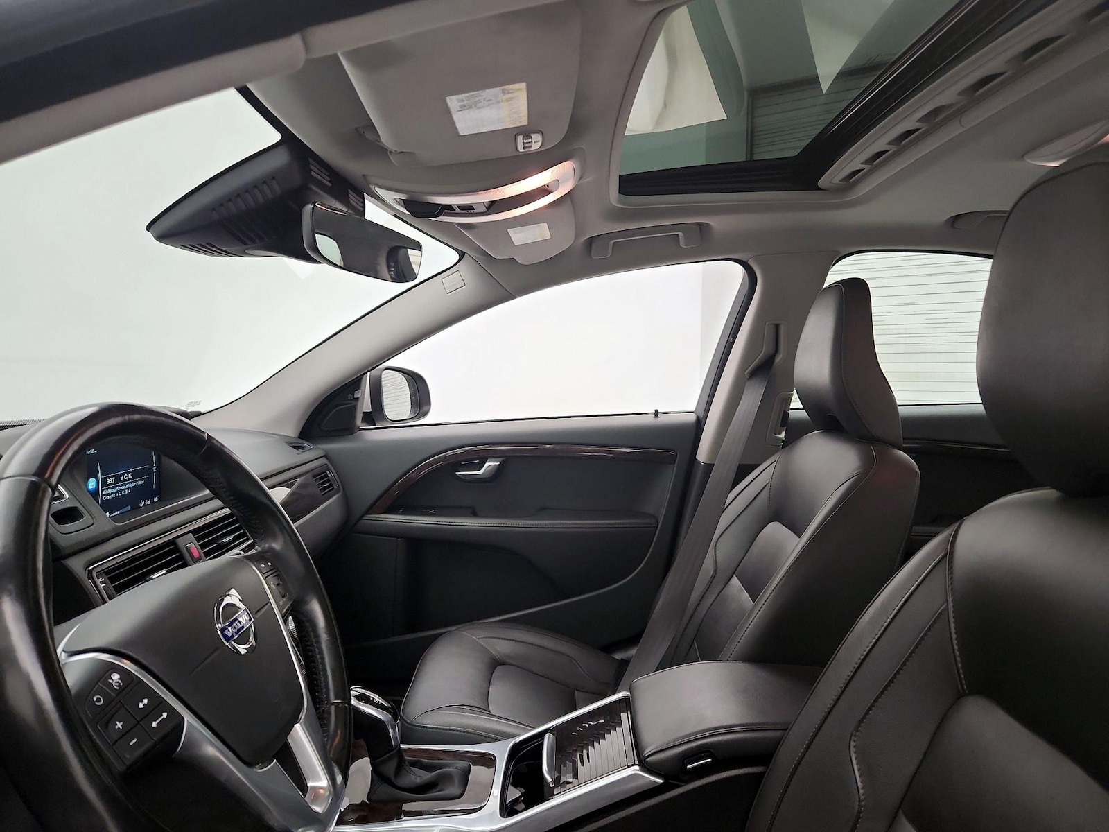 Sunroof(s) & Overhead Airbags