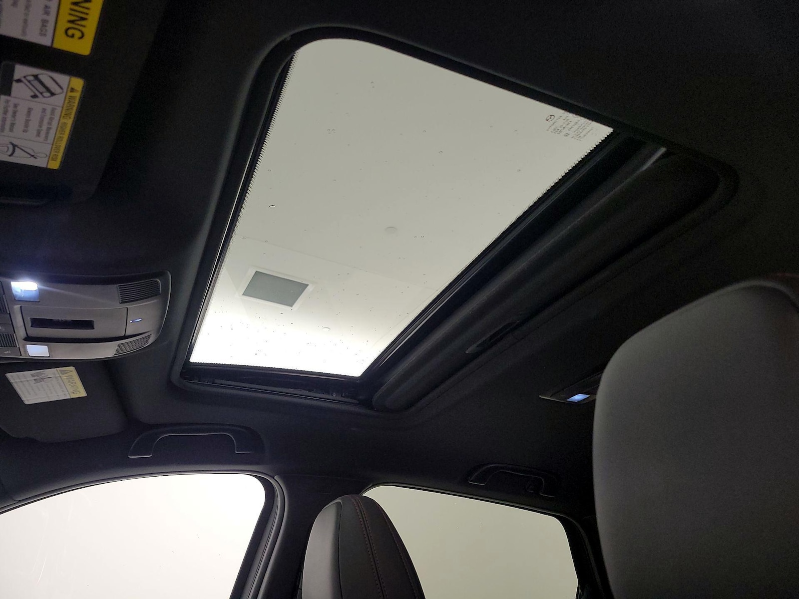 Sunroof(s) & Overhead Airbags