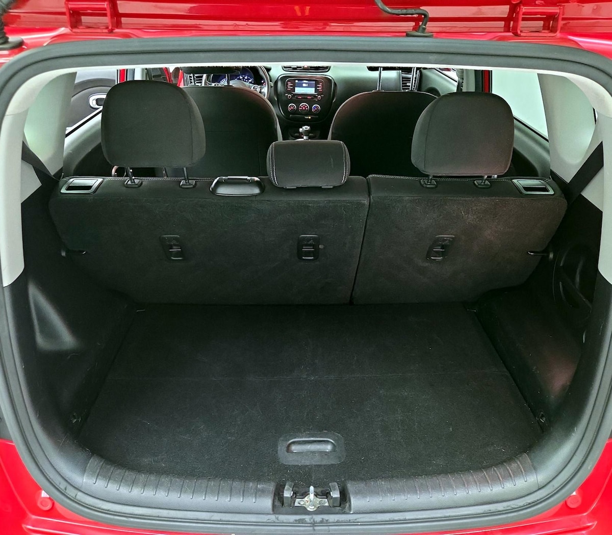 Trunk/Cargo (Seats Up)