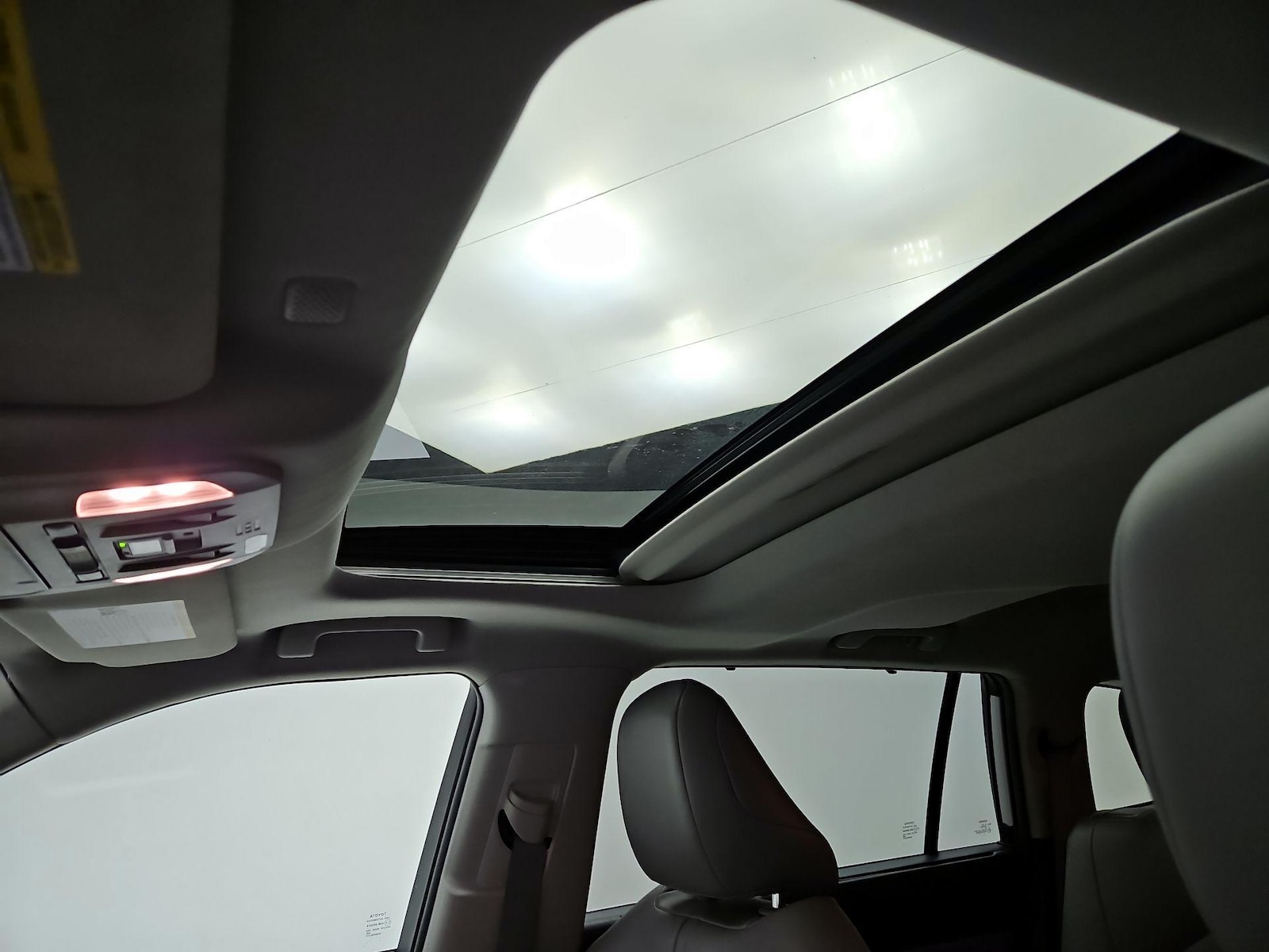 Sunroof(s) & Overhead Airbags