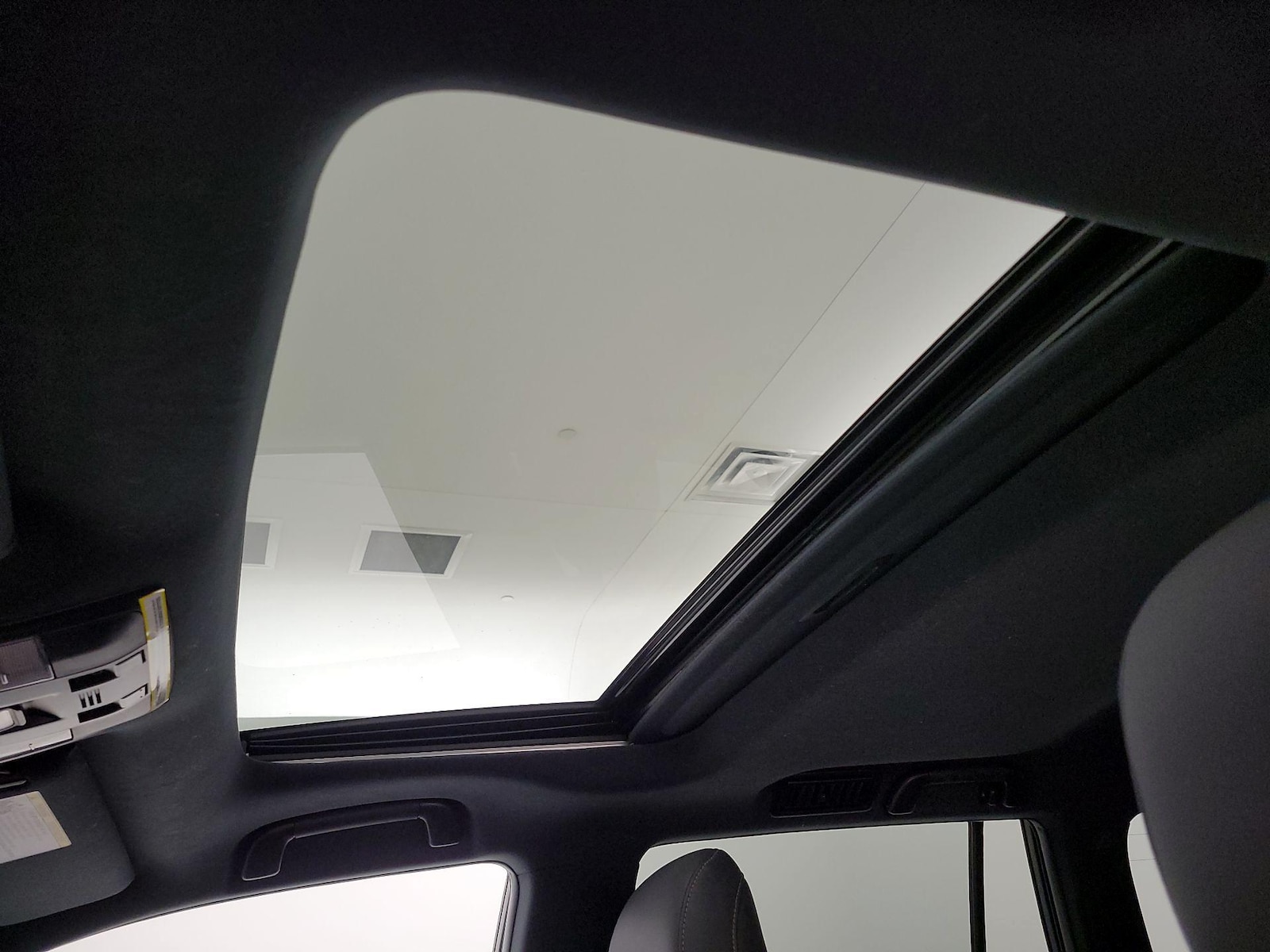 Sunroof(s) & Overhead Airbags