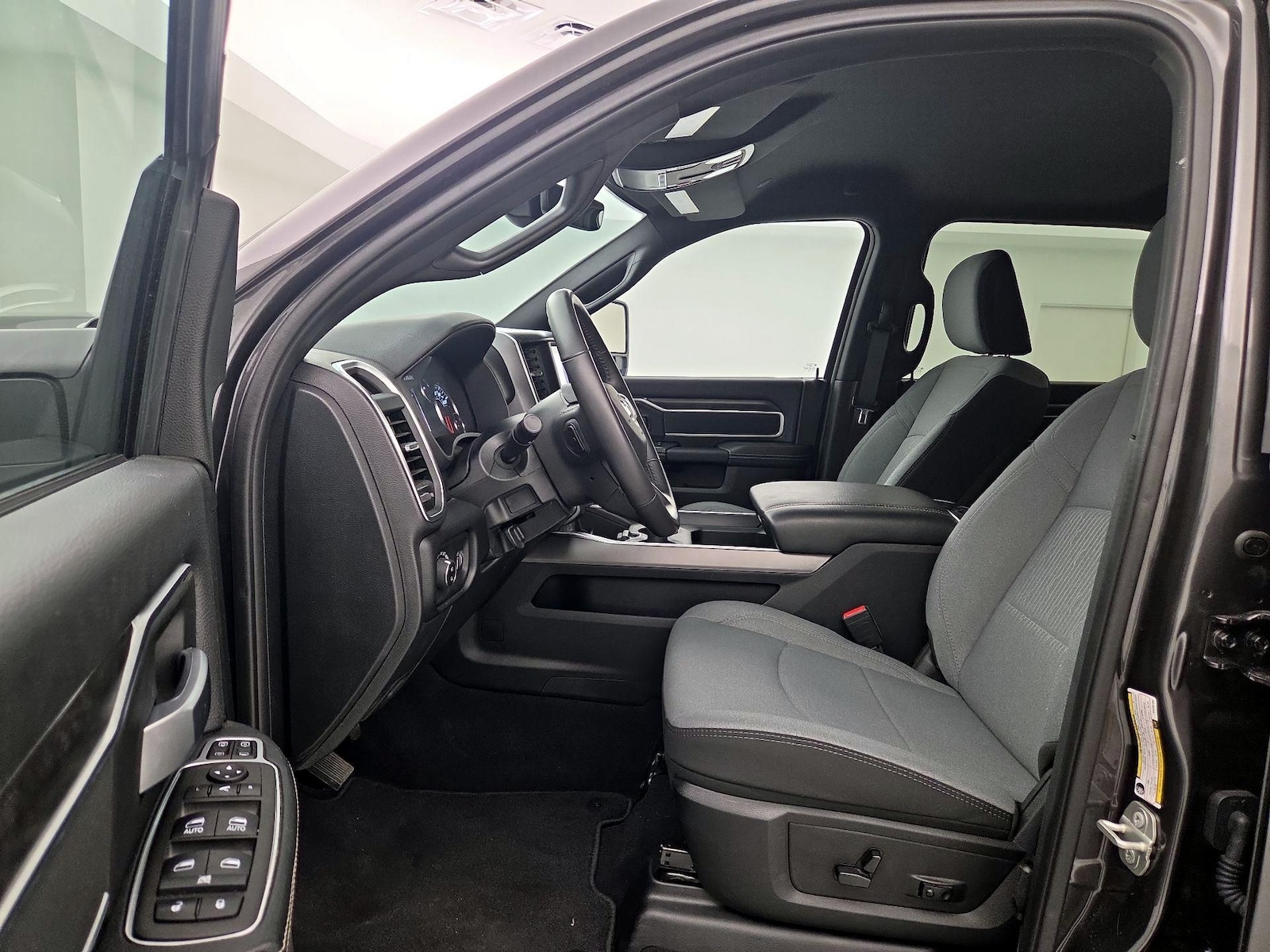 Power Seat(s) & Side Airbags