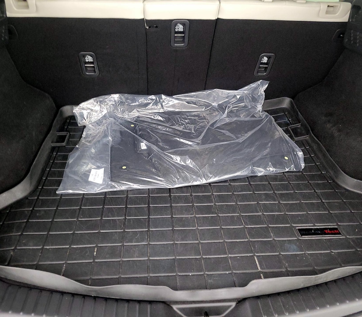 Trunk/Cargo (Seats Up)