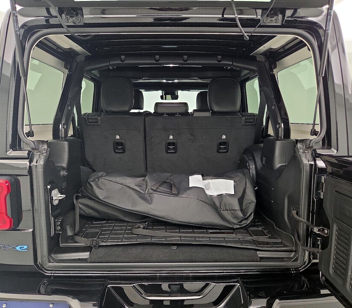 Trunk/Cargo (Seats Up)