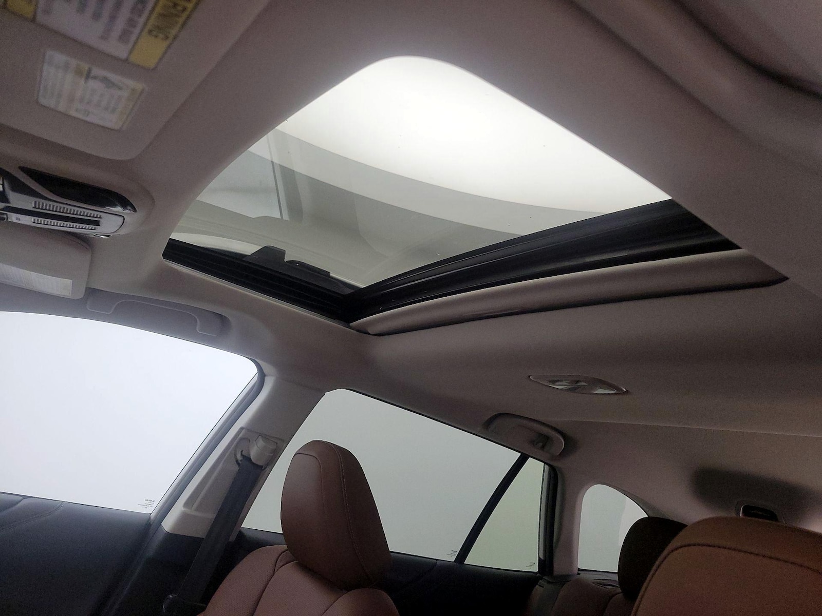 Sunroof(s) & Overhead Airbags