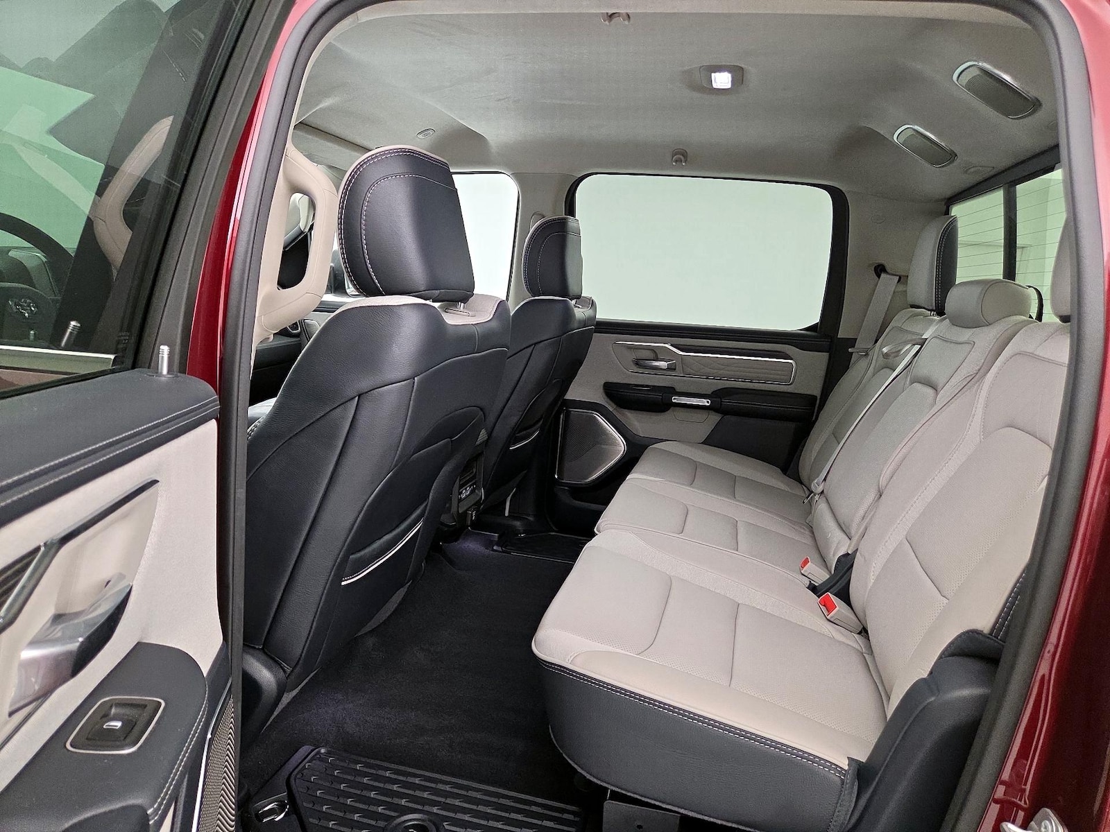 Rear A/C Seat(s)