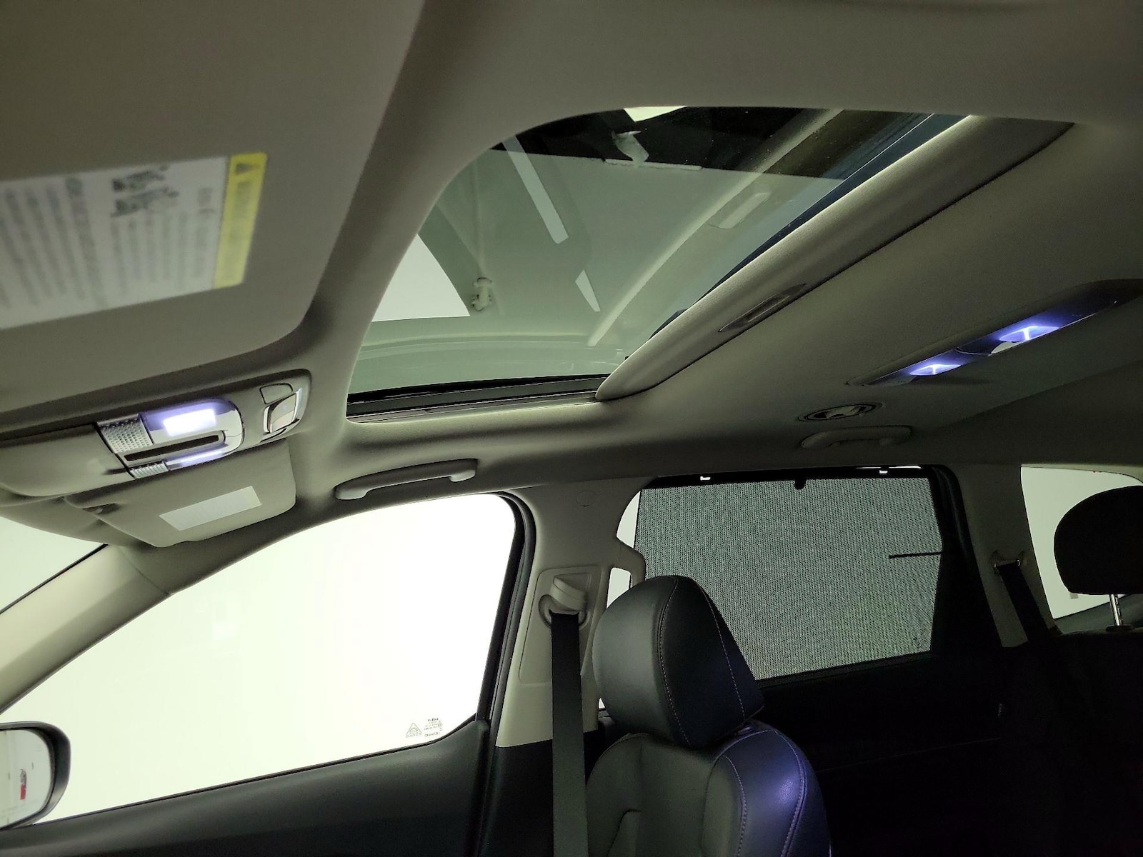 Sunroof(s) & Overhead Airbags
