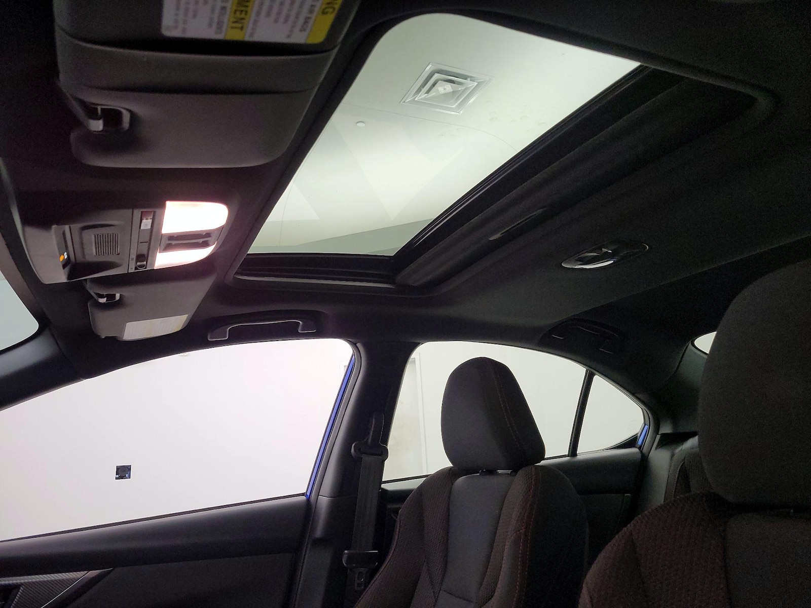 Sunroof(s) & Overhead Airbags