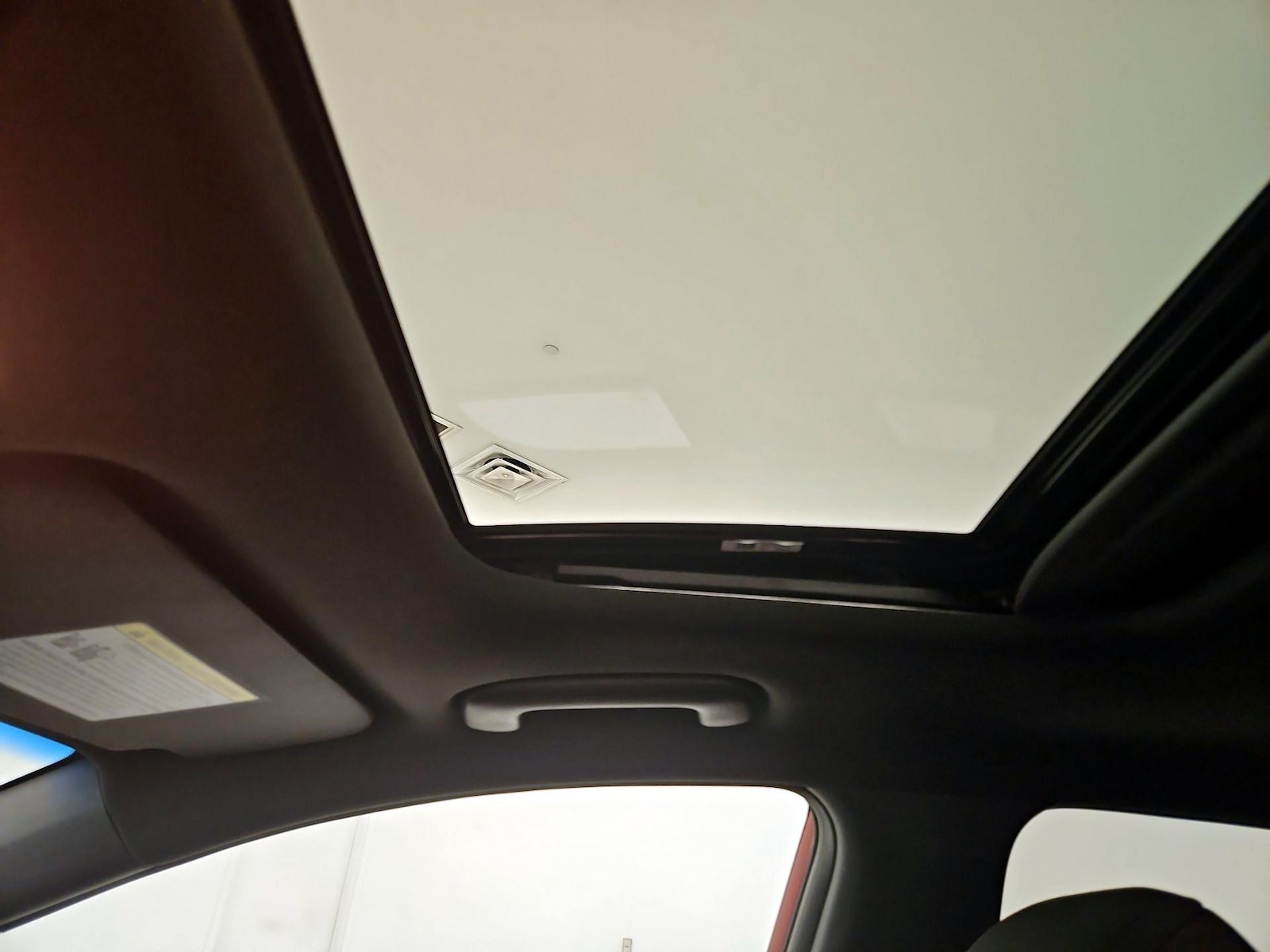 Sunroof(s) & Overhead Airbags