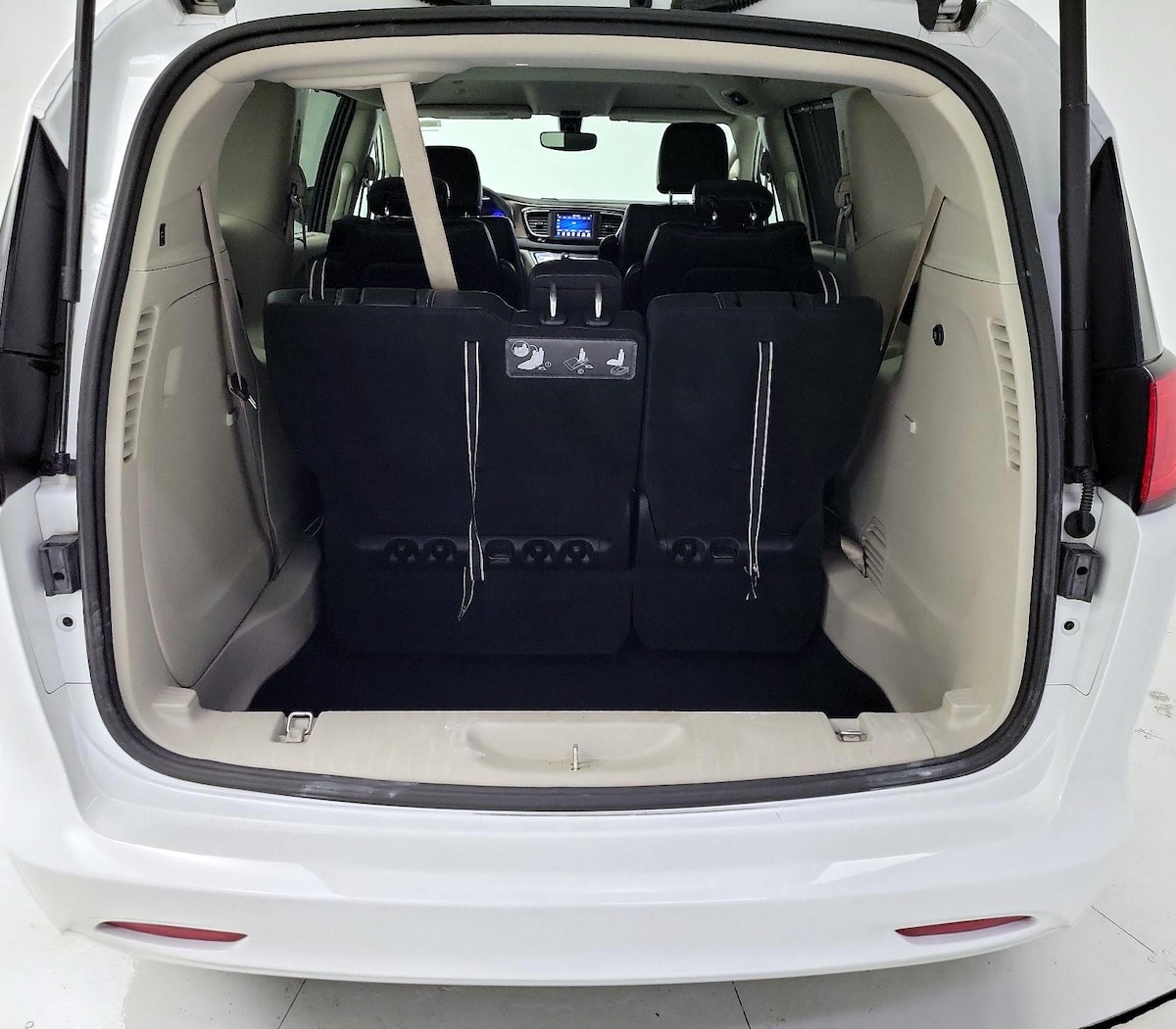 Trunk/Cargo (Seats Up)
