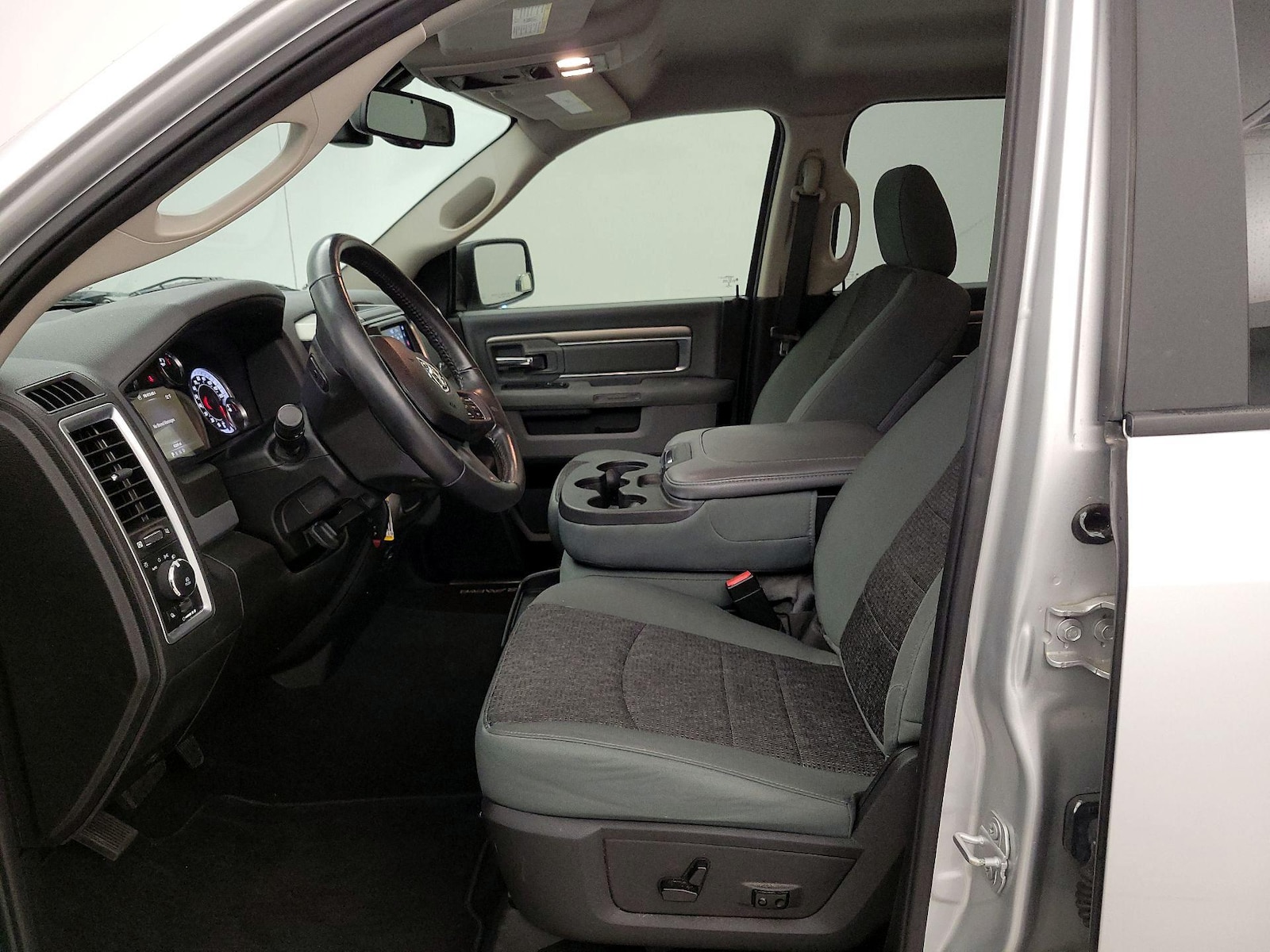 Power Seat(s) & Side Airbags