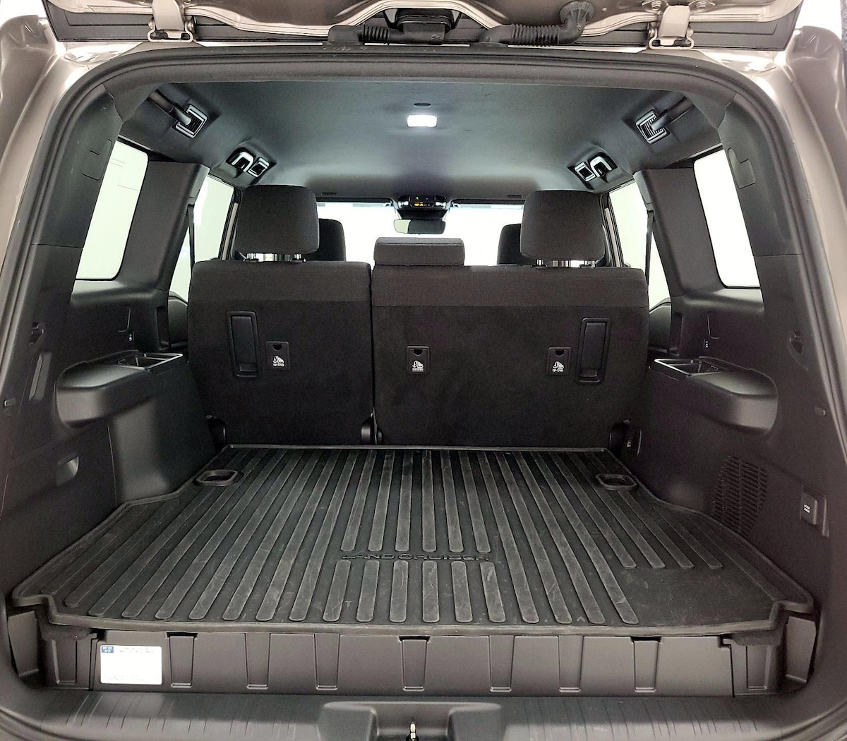 Trunk/Cargo (Seats Up)