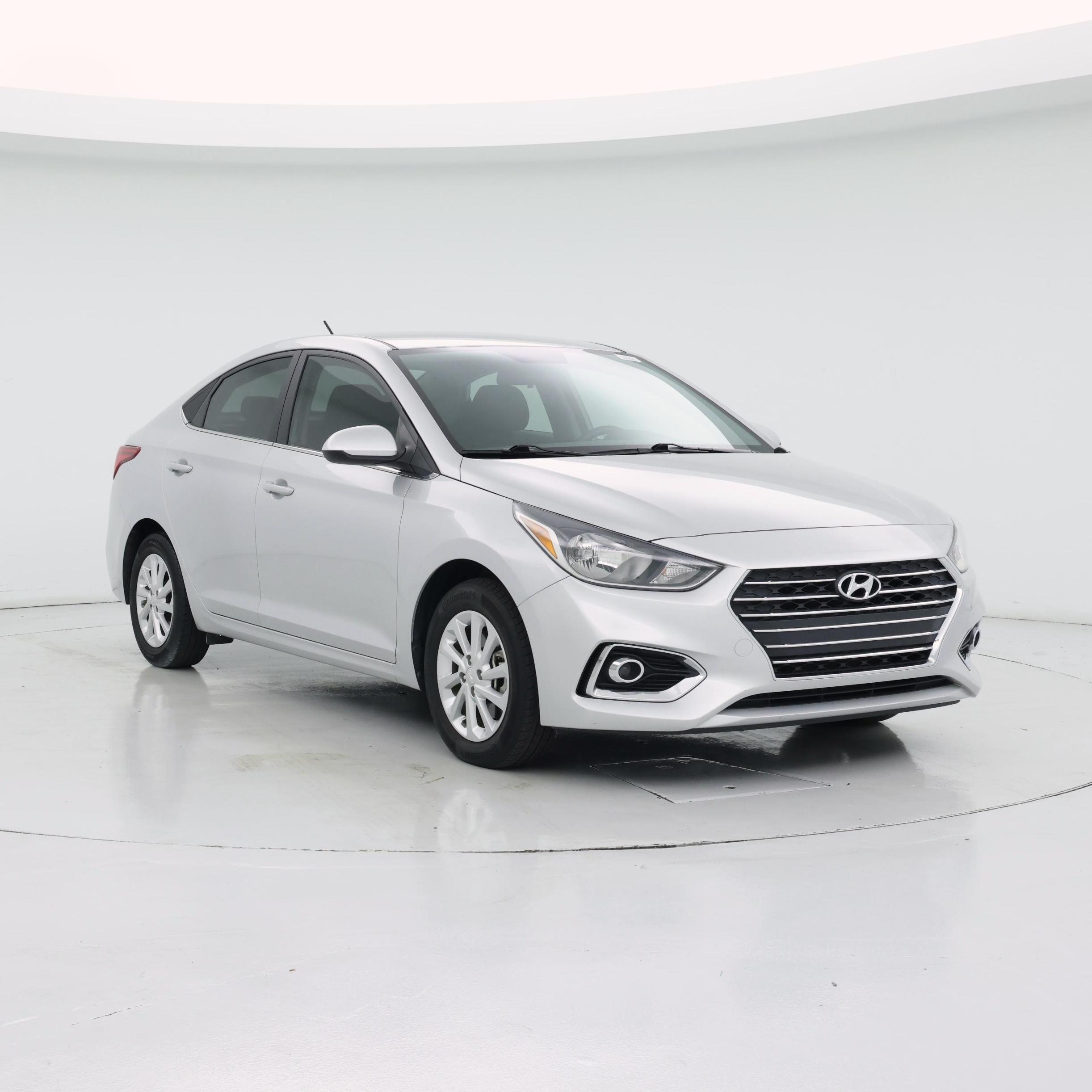 Silver 2022 Hyundai Accent Sedan Front-Wheel Drive Automatic