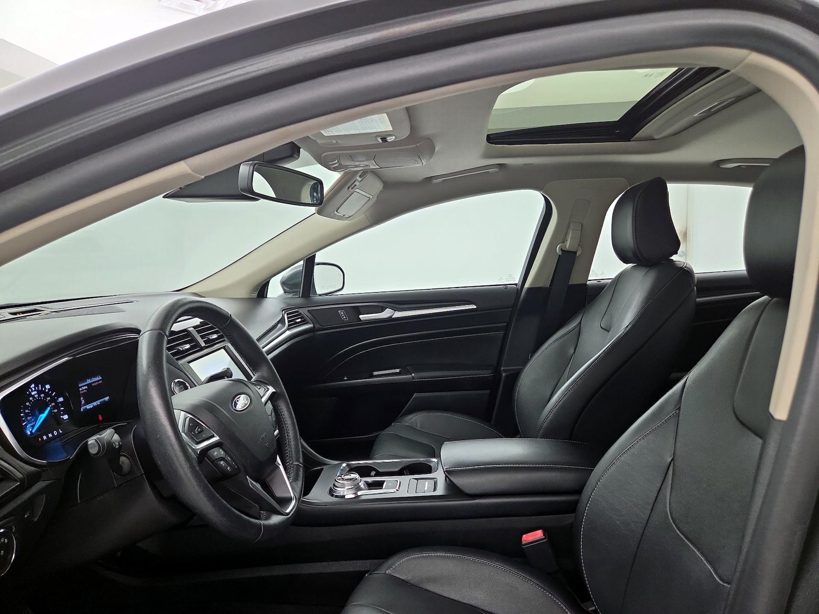 Sunroof(s) & Overhead Airbags