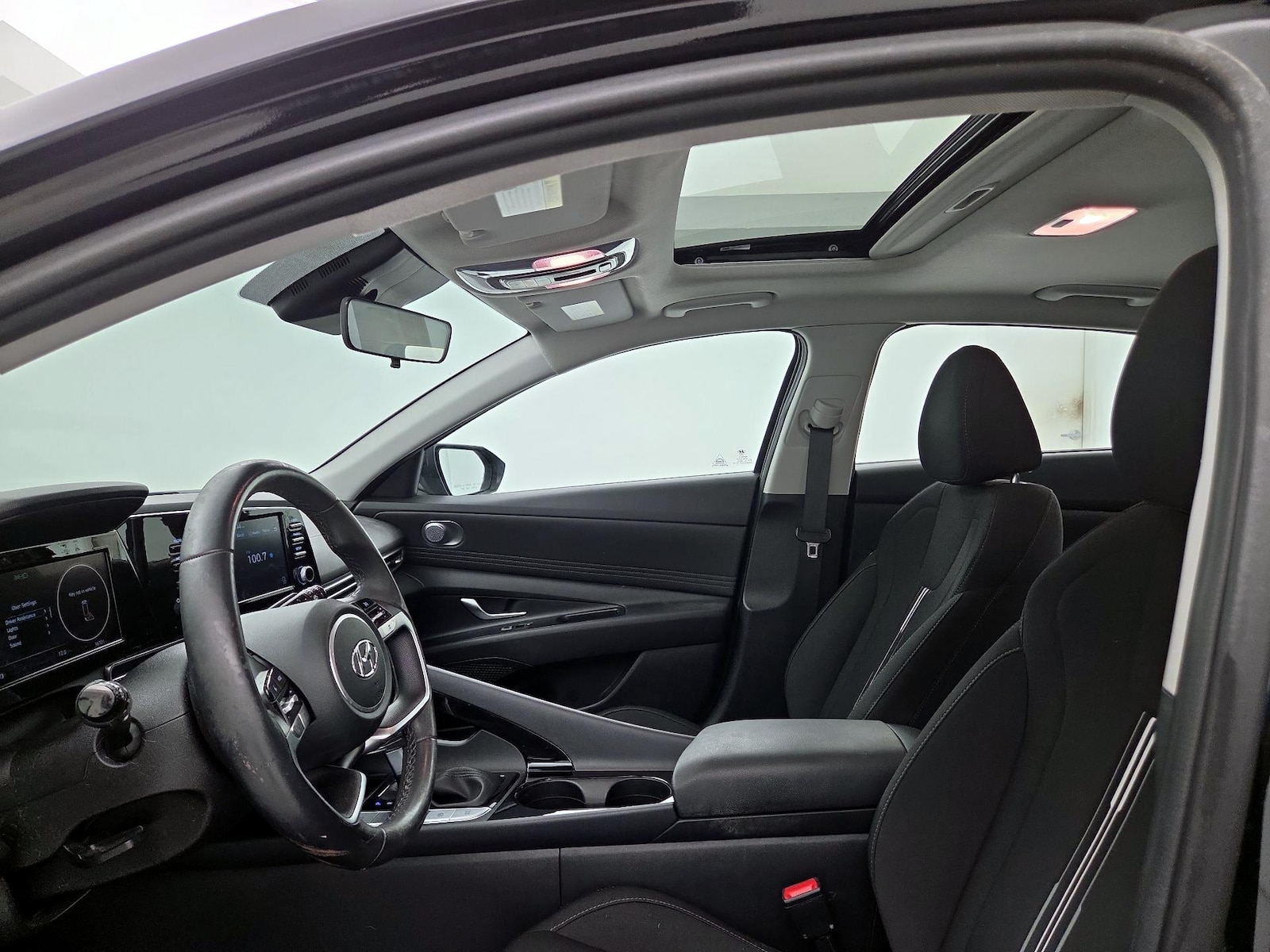 Sunroof(s) & Overhead Airbags