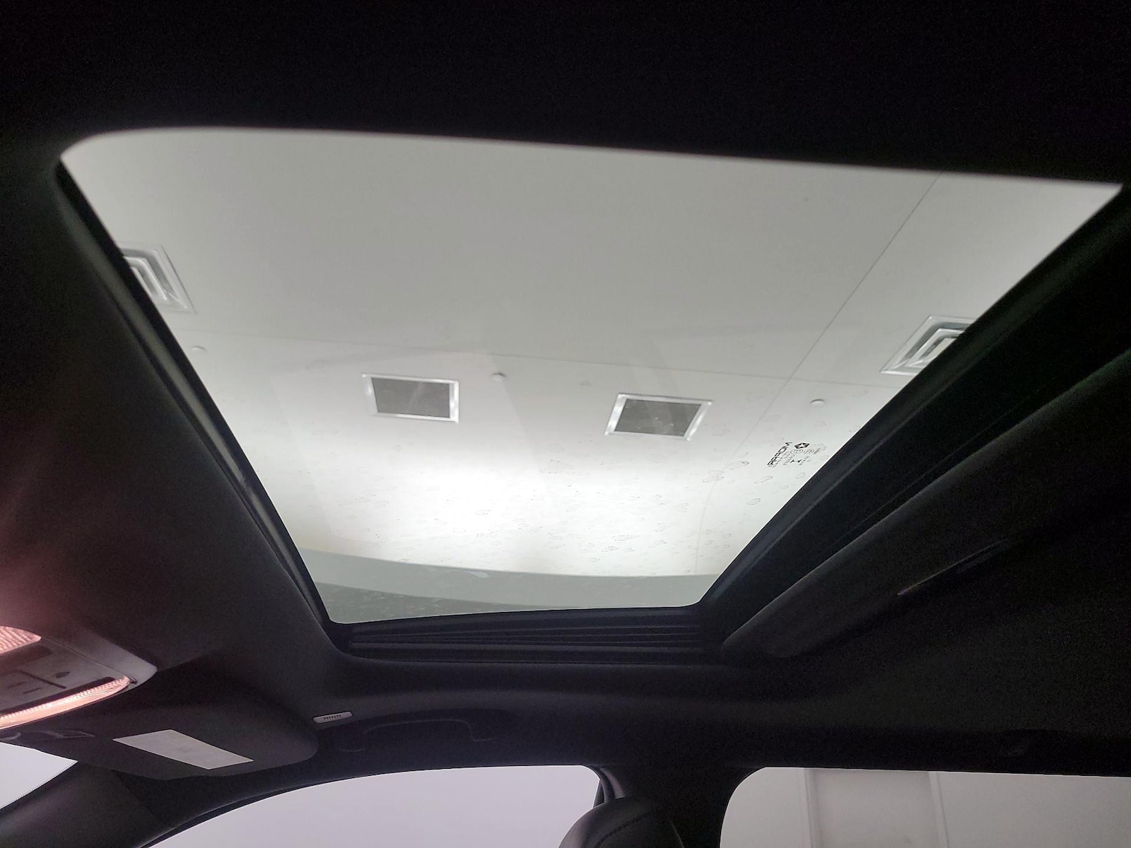 Sunroof(s) & Overhead Airbags