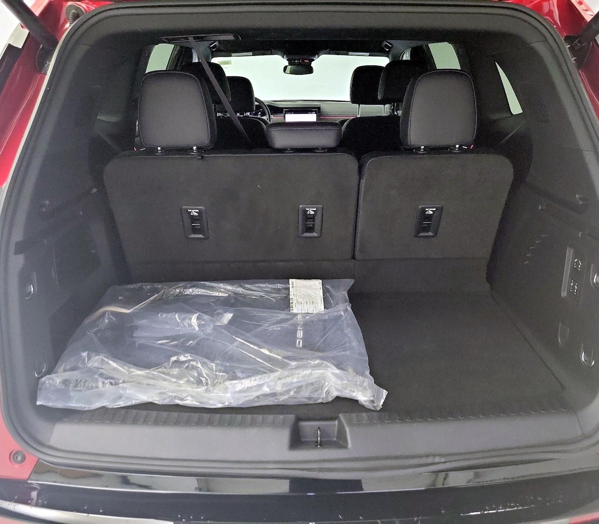 Trunk/Cargo (Seats Up)