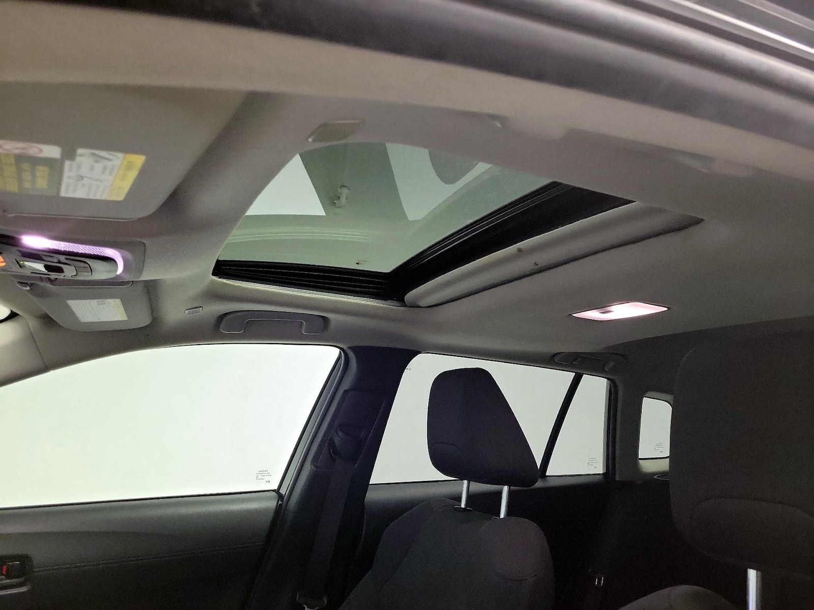 Sunroof(s) & Overhead Airbags