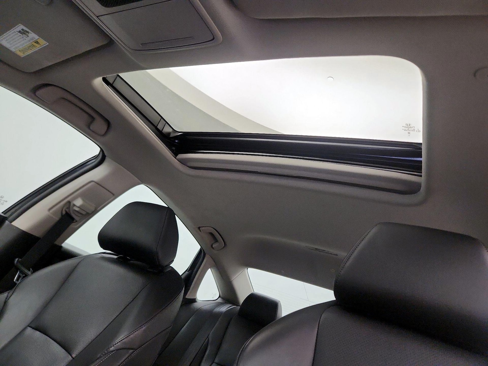 Sunroof(s) & Overhead Airbags