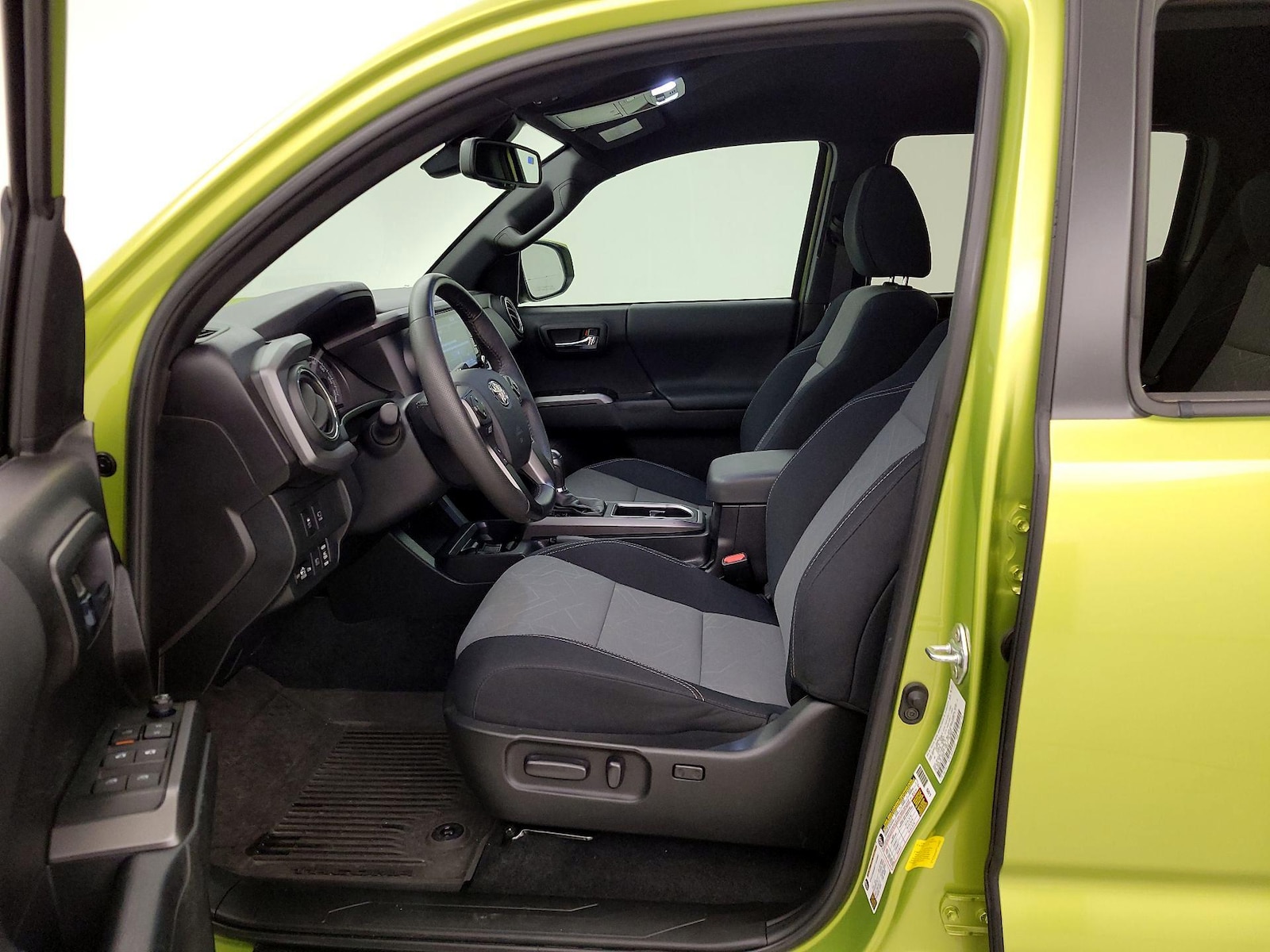 Power Seat(s) & Side Airbags