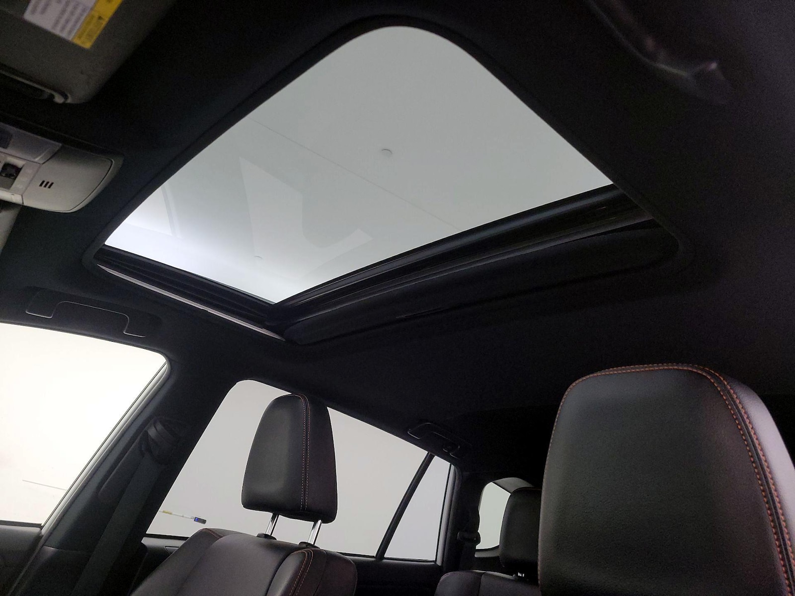 Sunroof(s) & Overhead Airbags