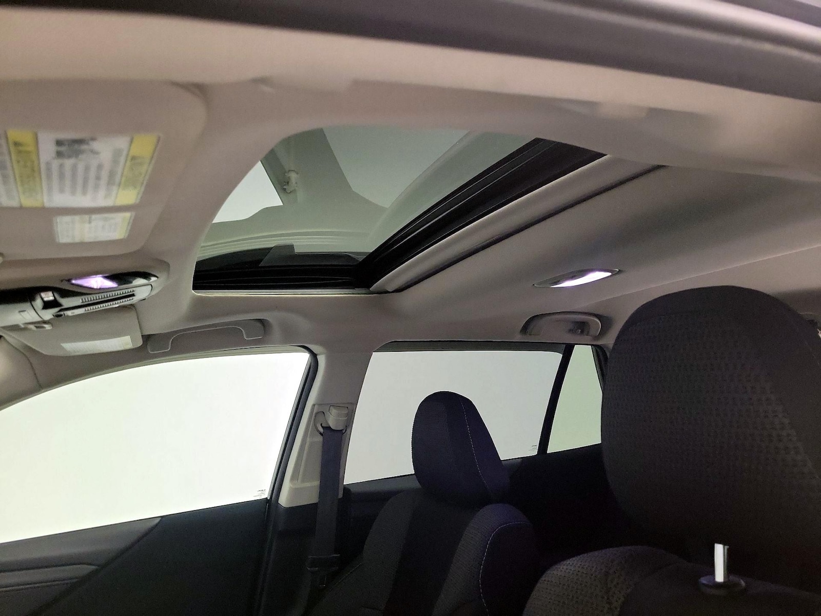 Sunroof(s) & Overhead Airbags