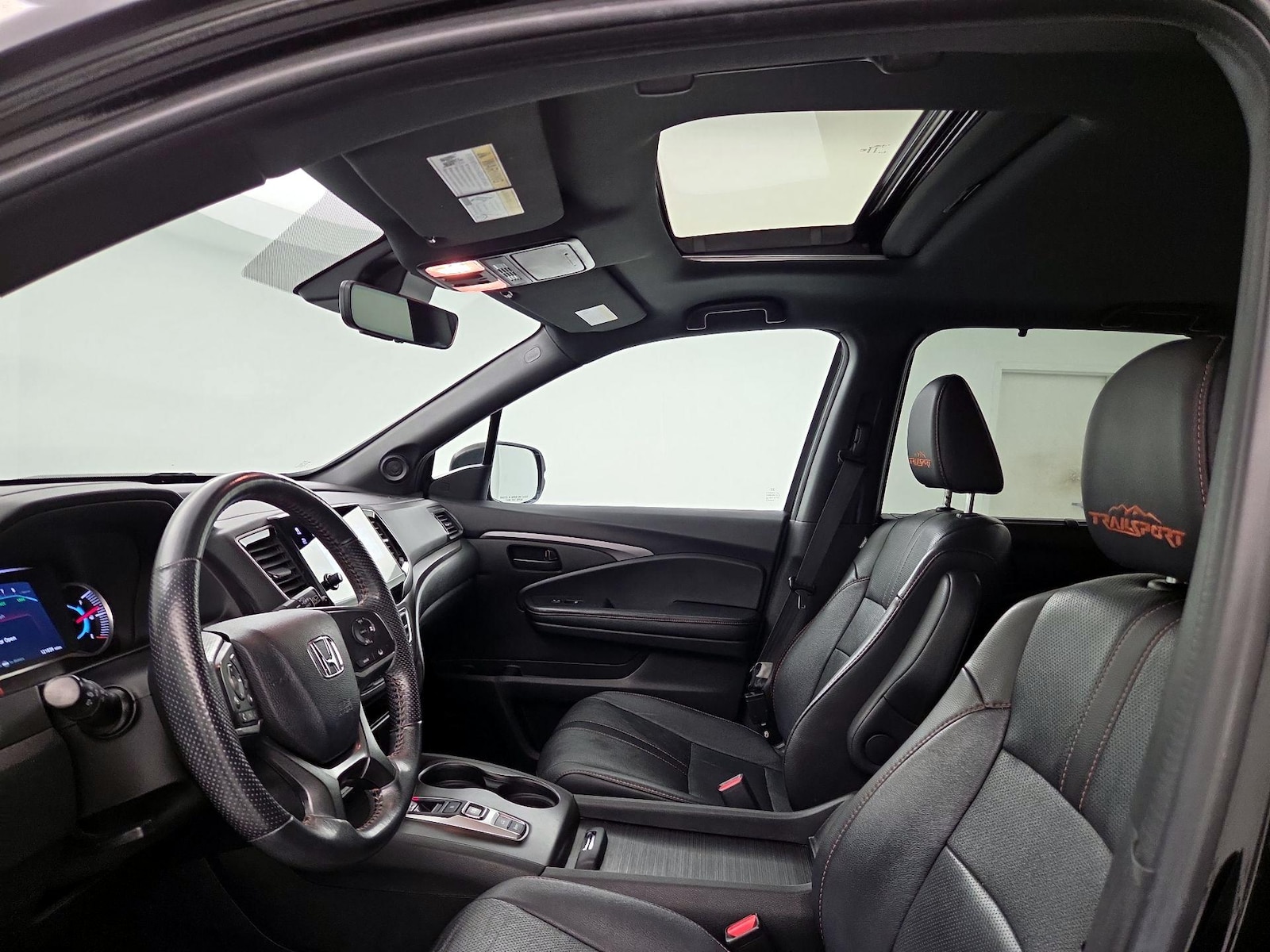Sunroof(s) & Overhead Airbags