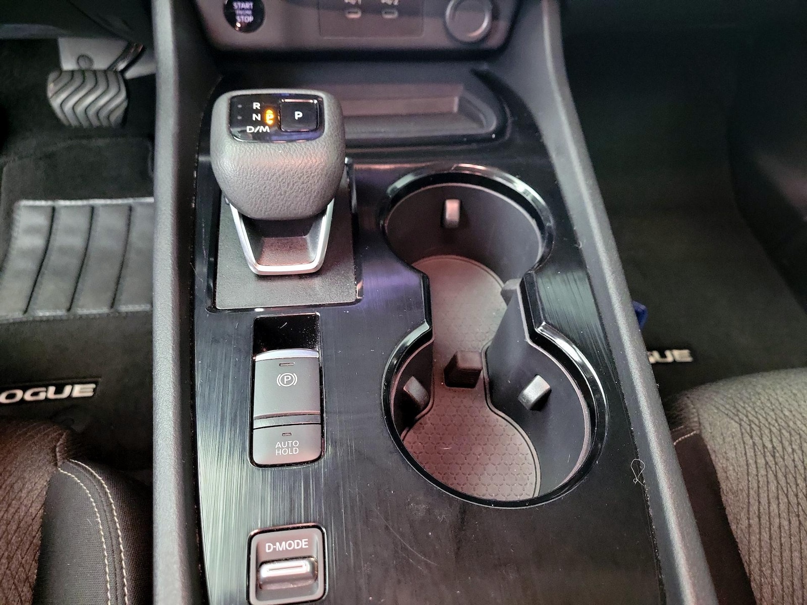 2025 Nissan Rogue SV - Photo 18