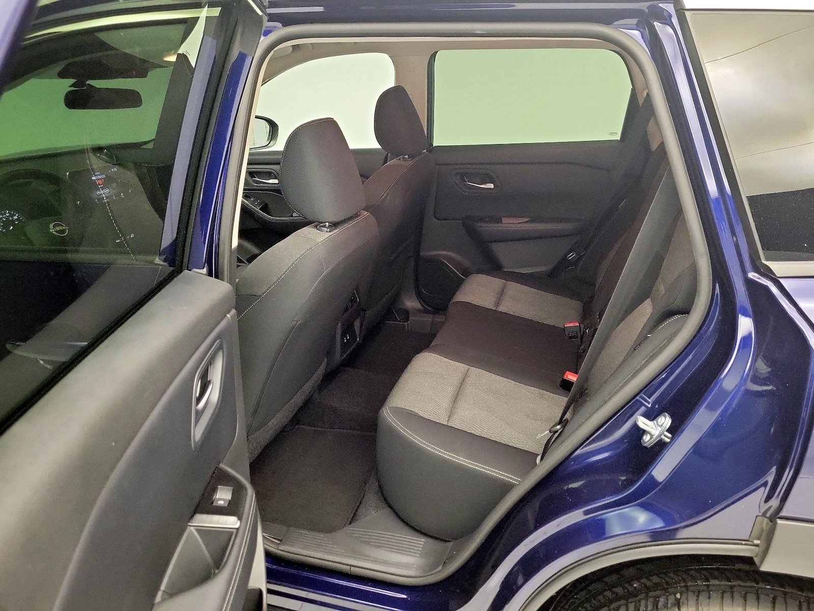 2025 Nissan Rogue SV - Photo 20