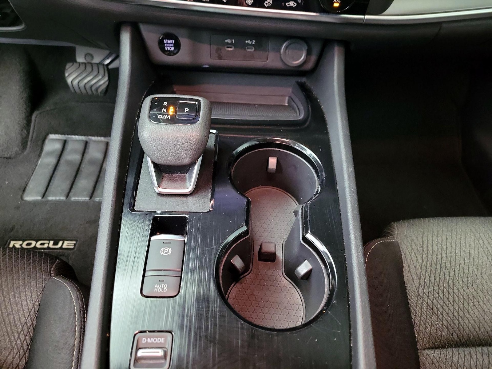 2025 Nissan Rogue SV - Photo 18